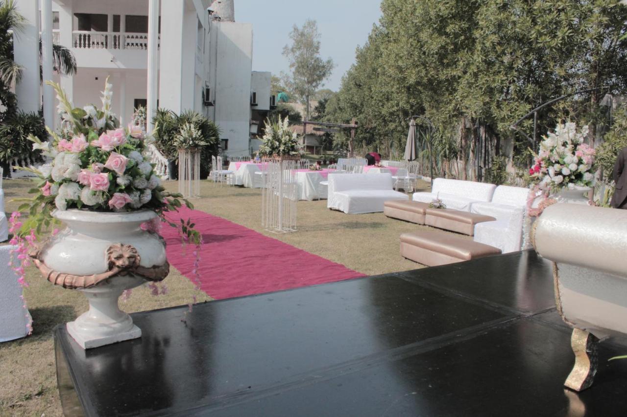 فندق Grand Enclave لاهور المظهر الخارجي الصورة