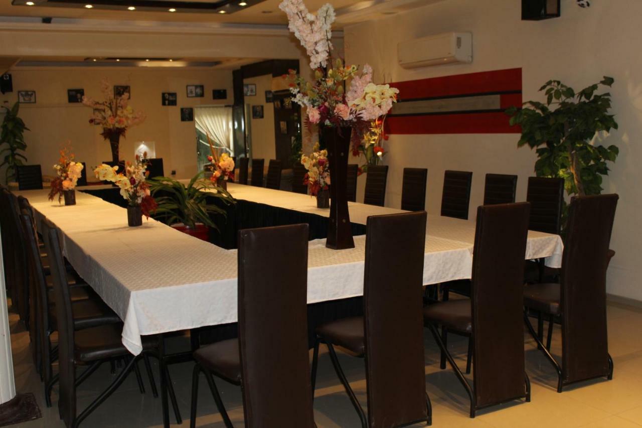 فندق Grand Enclave لاهور المظهر الخارجي الصورة