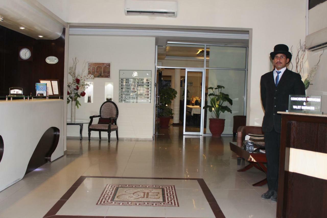 فندق Grand Enclave لاهور المظهر الخارجي الصورة